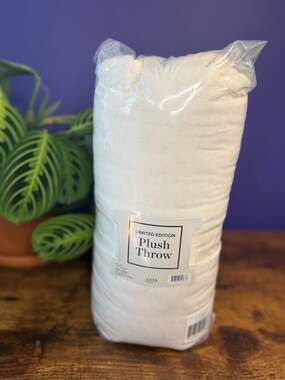 Ulta Beauty Limited Edition Cream Plush Throw Blanket 50" x 60"